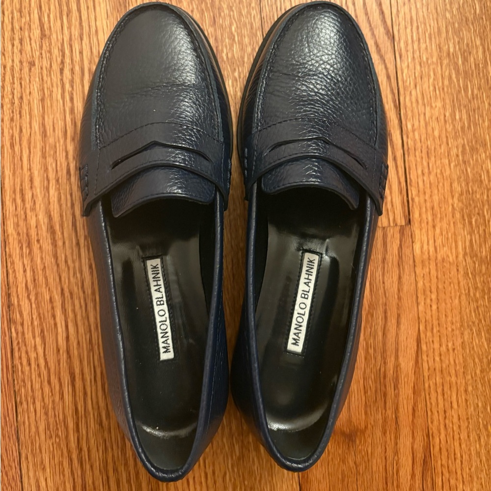 Manolo Blahnik Navy Blue Leather Loafers

Worn once 
Size 37